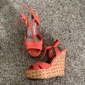 Madden girl Peach and tan wedges